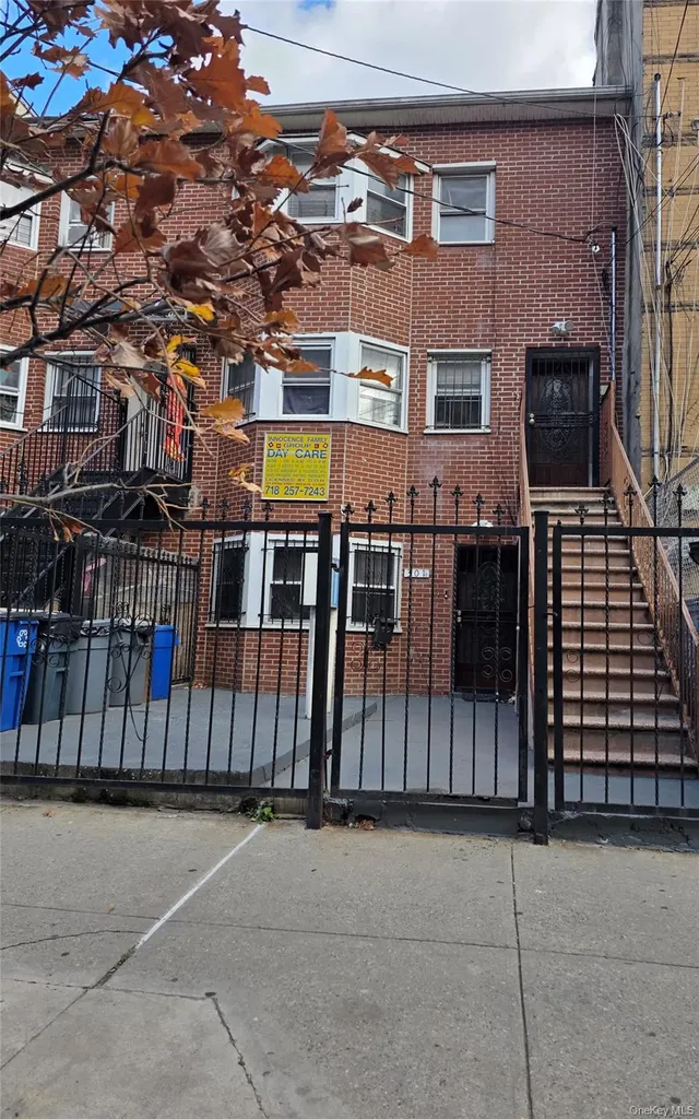 301 Wyona Brooklyn NY 11207