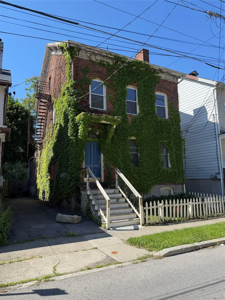 41 Gifford Avenue Poughkeepsie NY 12601