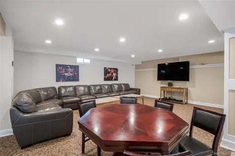 16 Glen Keith Road Glen Cove NY 11542