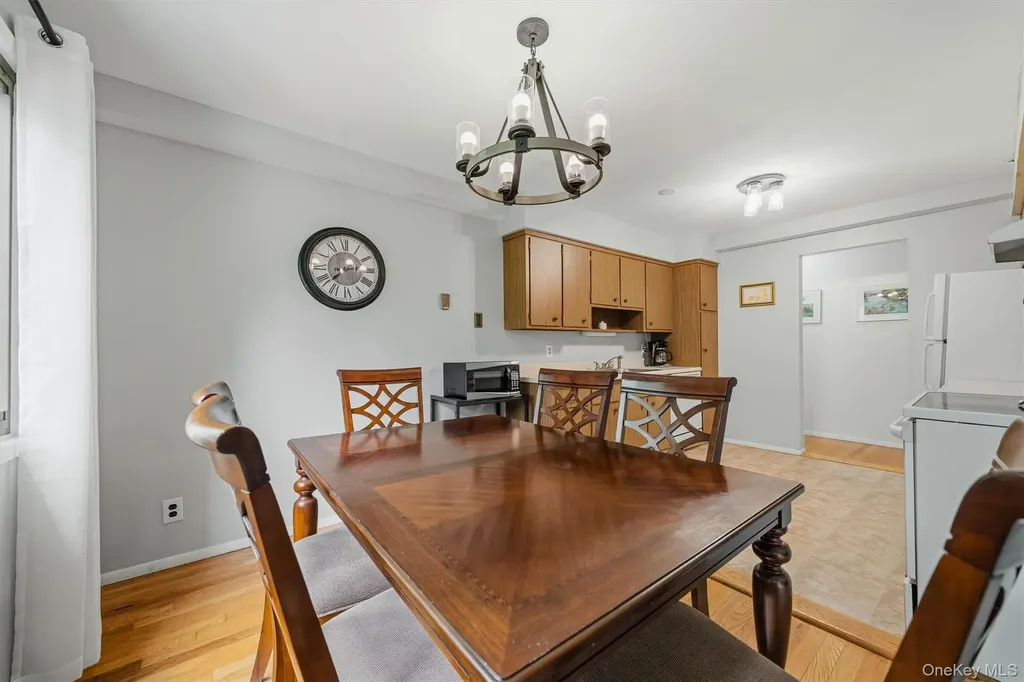 10 Oakwood Terrace New Windsor NY 12553