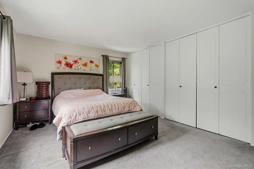 10 Oakwood Terrace New Windsor NY 12553
