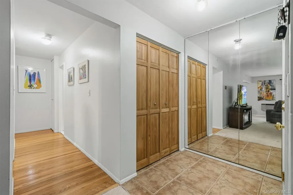 10 Oakwood Terrace New Windsor NY 12553