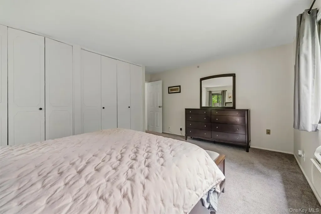 10 Oakwood Terrace New Windsor NY 12553