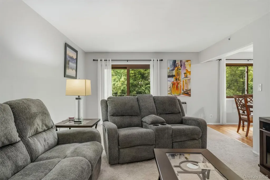 10 Oakwood Terrace New Windsor NY 12553