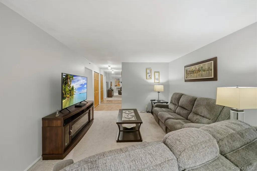 10 Oakwood Terrace New Windsor NY 12553