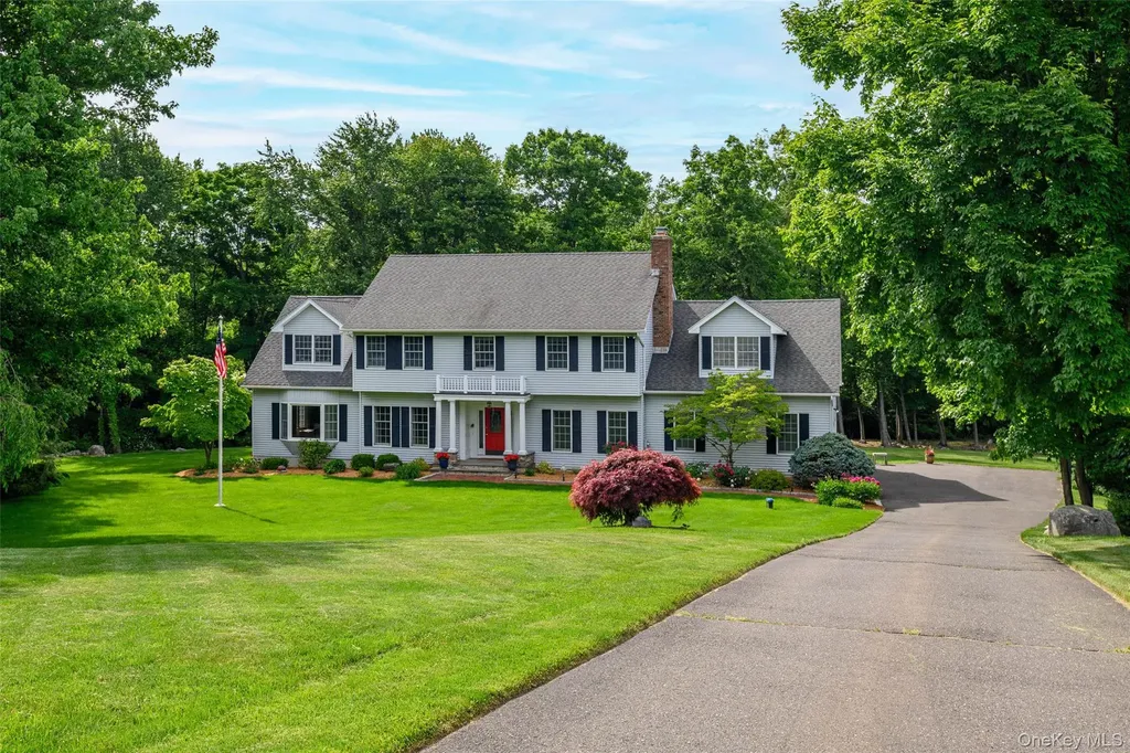 7 Huntington Connecticut Lane New Fairfield CT 06812