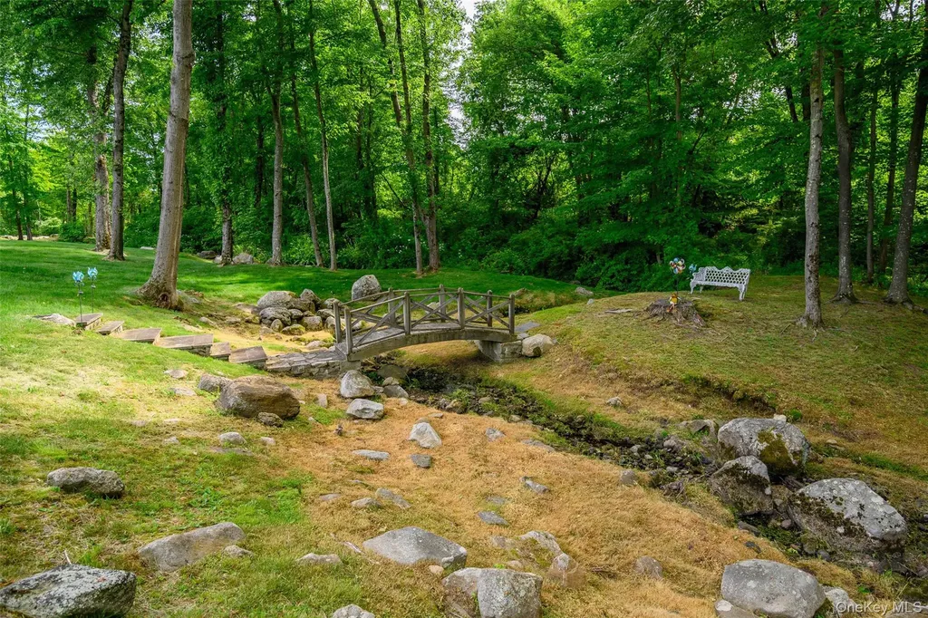 7 Huntington Connecticut Lane New Fairfield CT 06812