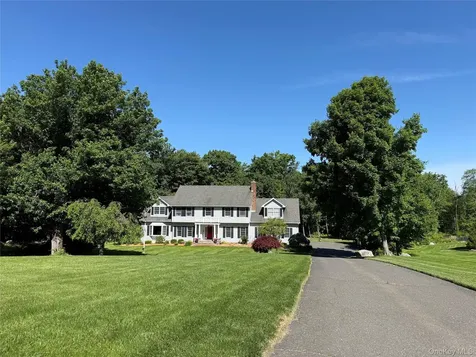 7 Huntington Connecticut Lane New Fairfield CT 06812