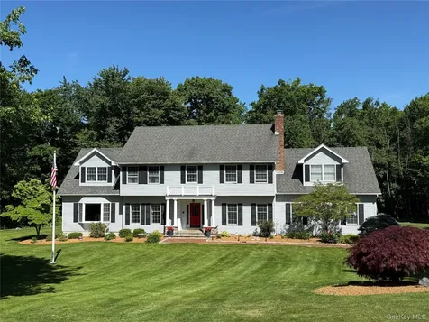 7 Huntington Connecticut Lane New Fairfield CT 06812