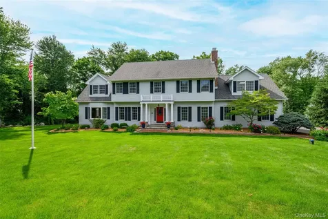 7 Huntington Connecticut Lane New Fairfield CT 06812