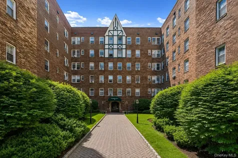 25 Parkview Avenue Bronxville NY 10708
