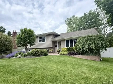 5 Simpson Drive Old Bethpage NY 11804