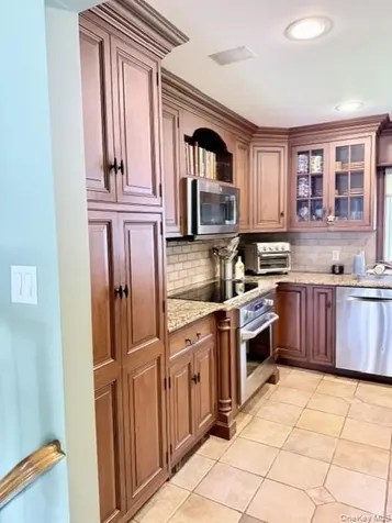 5 Simpson Drive Old Bethpage NY 11804