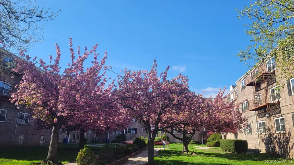 66-10 111 Street Forest Hills NY 11375