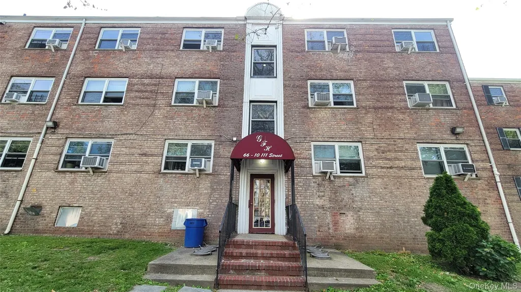 66-10 111 Street Forest Hills NY 11375