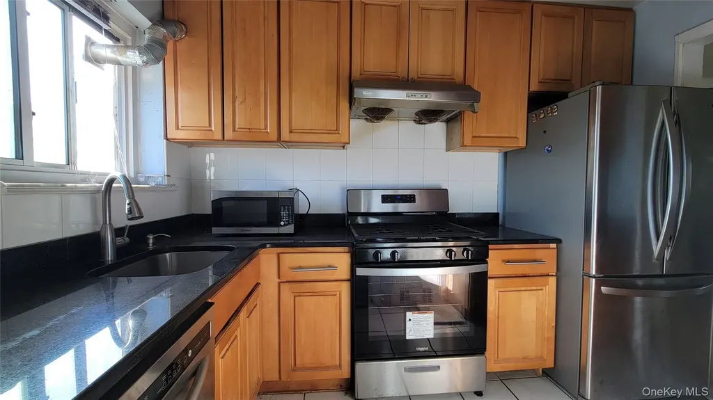 66-10 111 Street Forest Hills NY 11375