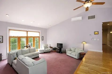 22 Noble Street Coxsackie NY 12051