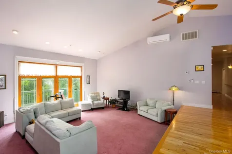 22 Noble Street Coxsackie NY 12051
