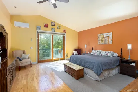 22 Noble Street Coxsackie NY 12051