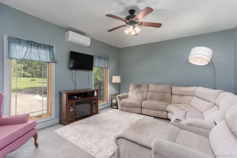 22 Noble Street Coxsackie NY 12051