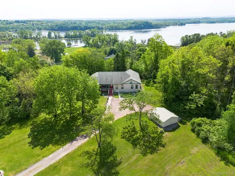 22 Noble Street Coxsackie NY 12051