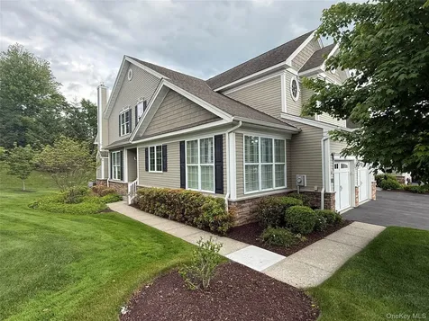 30 Pritchard Court Fishkill NY 12524