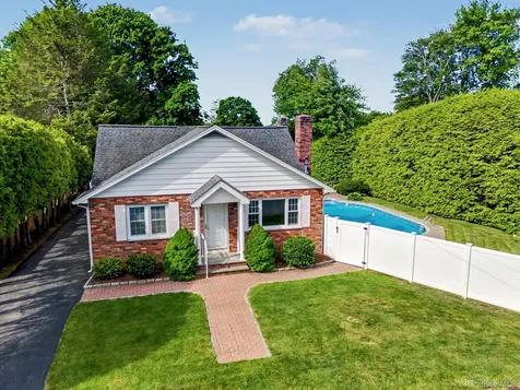 13 Dellworth Drive Yorktown Heights NY 10598