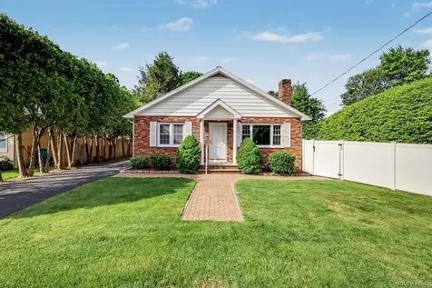 13 Dellworth Drive Yorktown Heights NY 10598