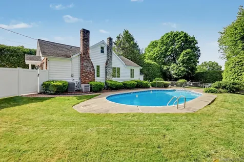 13 Dellworth Drive Yorktown Heights NY 10598