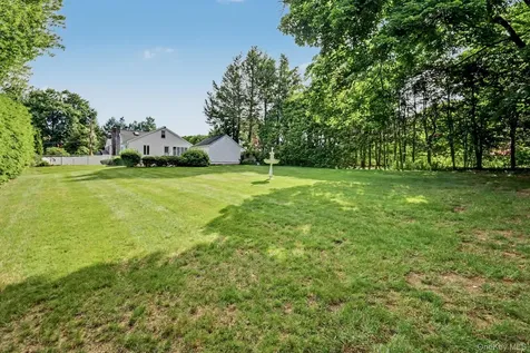 13 Dellworth Drive Yorktown Heights NY 10598