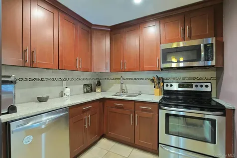 161 Charter Circle Ossining NY 10562