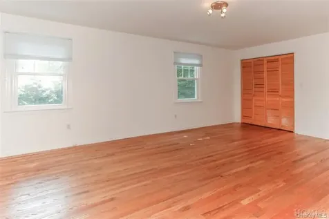 6 Oakstwain Road Scarsdale NY 10583