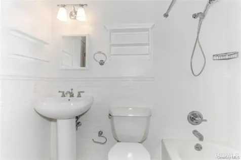 6 Oakstwain Road Scarsdale NY 10583