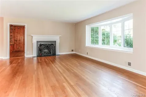 6 Oakstwain Road Scarsdale NY 10583