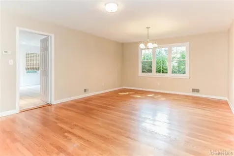 6 Oakstwain Road Scarsdale NY 10583