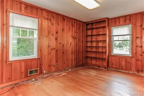 6 Oakstwain Road Scarsdale NY 10583