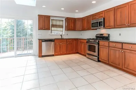 6 Oakstwain Road Scarsdale NY 10583