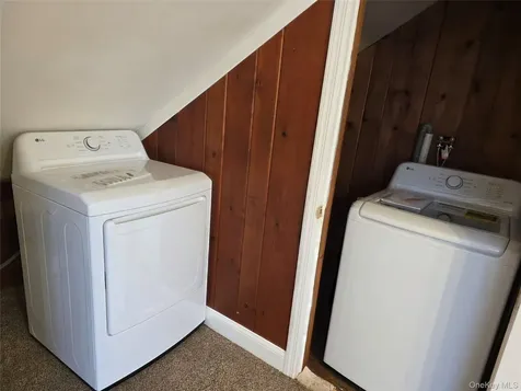 68 Summer Lane Hicksville NY 11801
