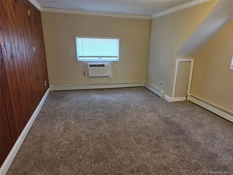 68 Summer Lane Hicksville NY 11801