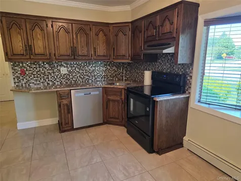 68 Summer Lane Hicksville NY 11801