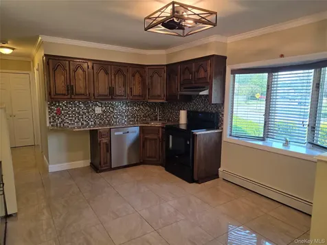 68 Summer Lane Hicksville NY 11801