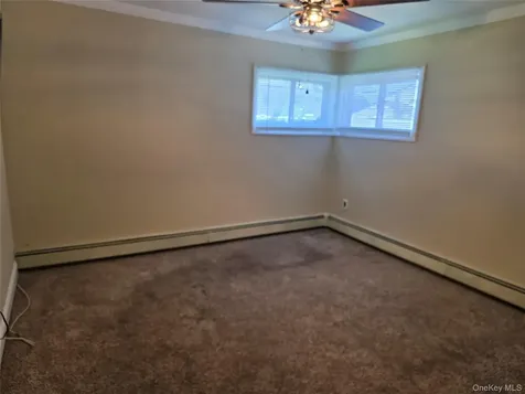 68 Summer Lane Hicksville NY 11801