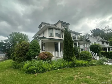 27 Dosoris Way Glen Cove NY 11542