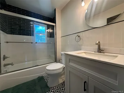 27 Dosoris Way Glen Cove NY 11542