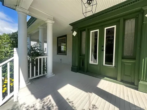 27 Dosoris Way Glen Cove NY 11542