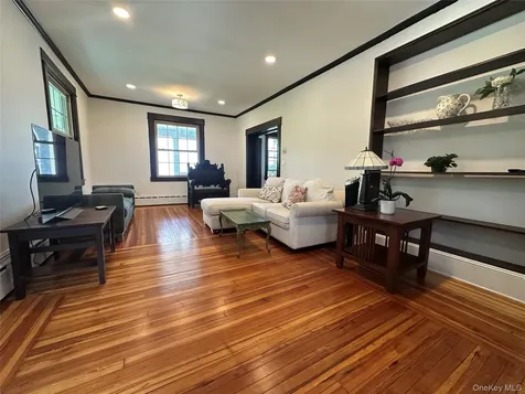 27 Dosoris Way Glen Cove NY 11542