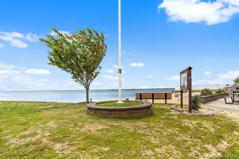 47 Clinton Place Massapequa NY 11758