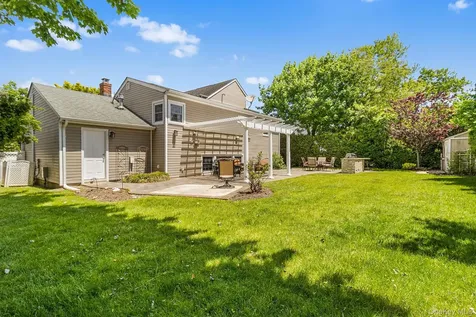 47 Clinton Place Massapequa NY 11758