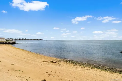 47 Clinton Place Massapequa NY 11758