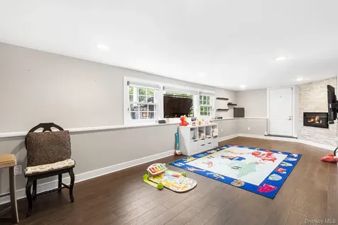 47 Clinton Place Massapequa NY 11758